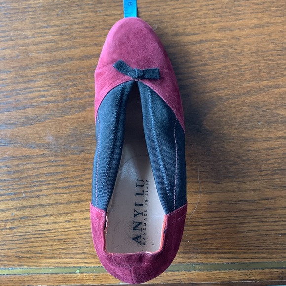 Free w bundle- Italian burgundy kid suede and black stretch pumps w bows EUC - Picture 11 of 11